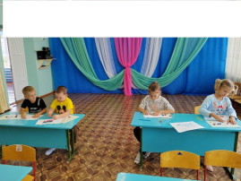 Пластилинография "Российский флаг" Пластилинография "Российский флаг".