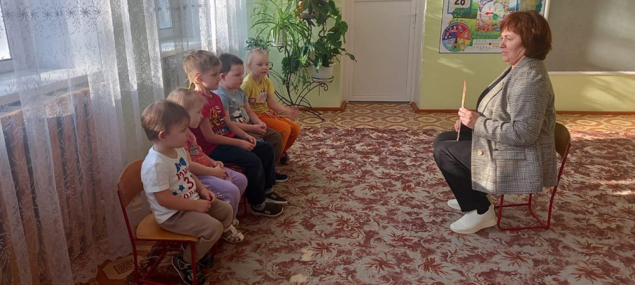 Рисование с элементами аппликации "Зимняя сказка" Рисование с элементами аппликации "Зимняя сказка".